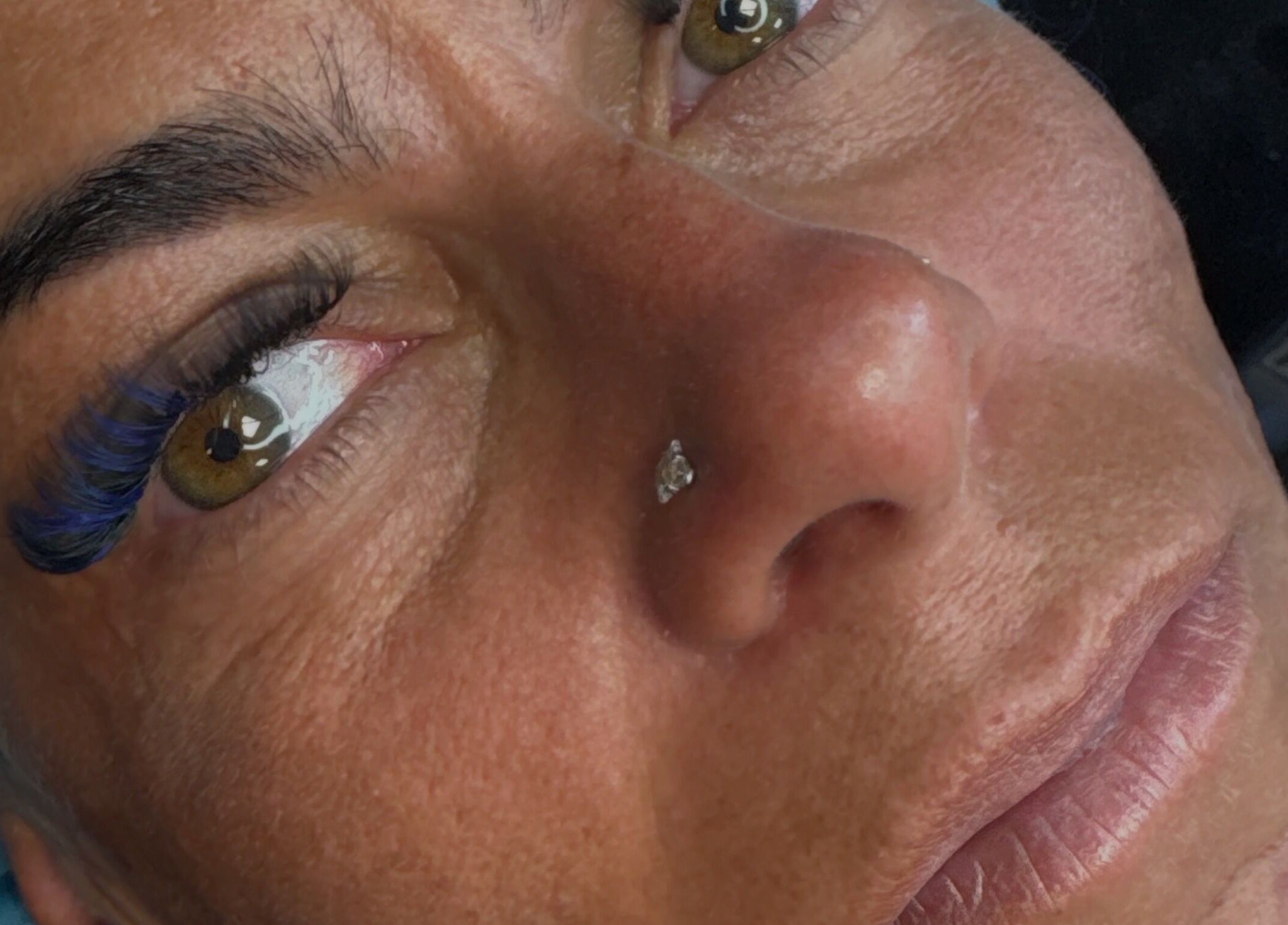 Close-up of elegant eyelash extensions at Lashesbyjazminexo, Parkgate, England, GB.