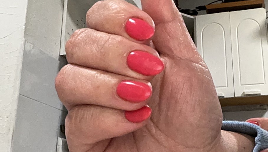 Lindas Nails image 1