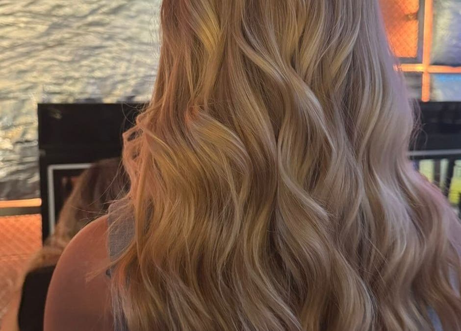 Luxurious blonde waves styled by Armi Studio - Home Service, Dubai, Dubai, AE.