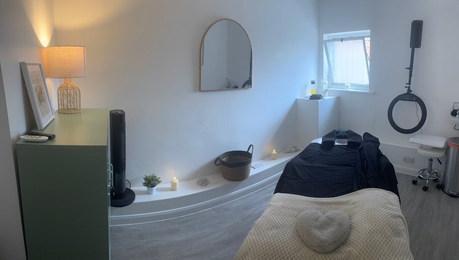 Relaxing massage room at Hollie Amato Massage Therapy, 183a Moulsham Street Chelmsford, Chelmsford, England, GB.