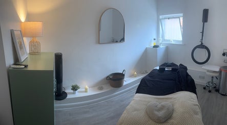 Relaxing massage room at Hollie Amato Massage Therapy, 183a Moulsham Street Chelmsford, Chelmsford, England, GB.