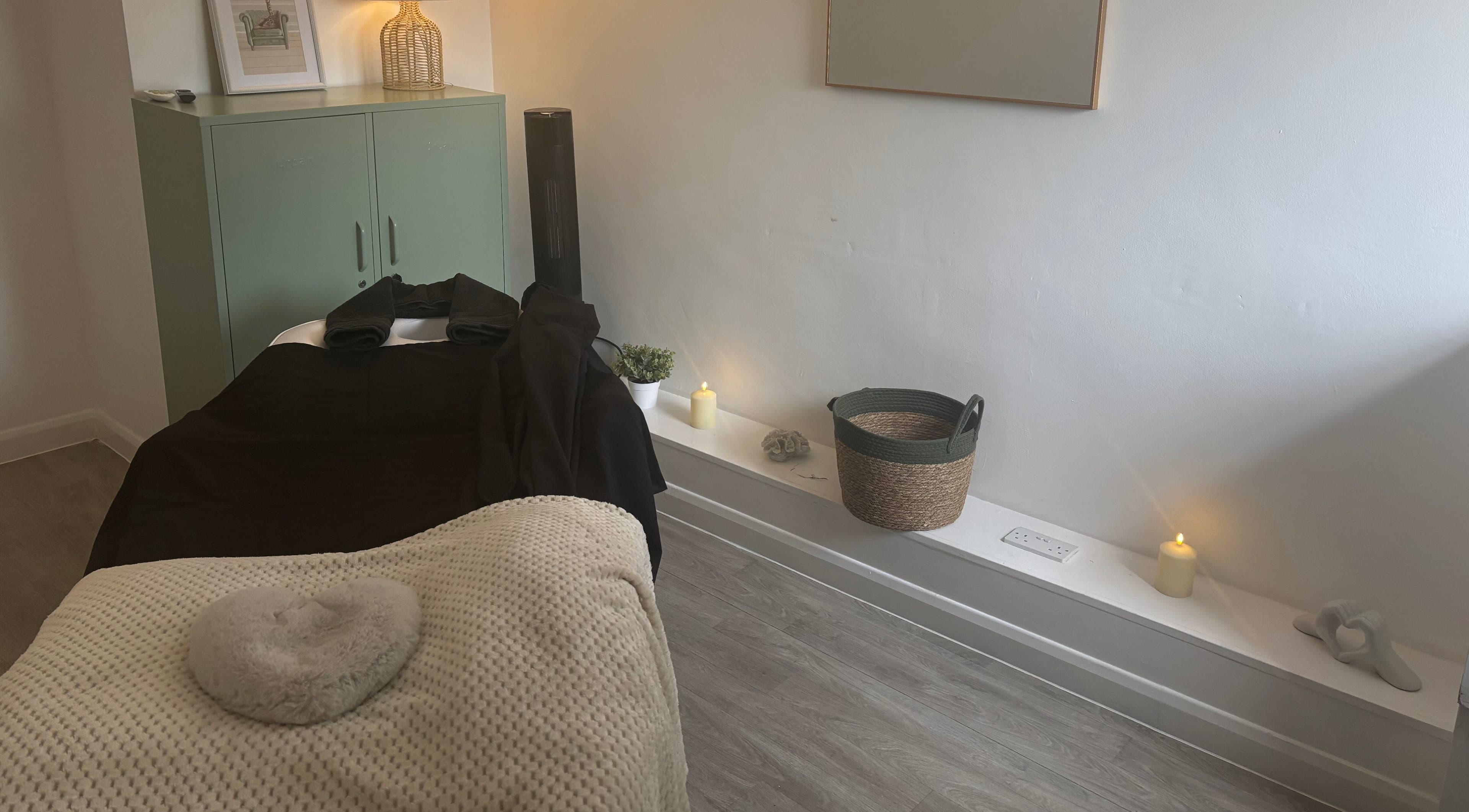 Relaxing massage room at Hollie Amato Massage Therapy, 183a Moulsham Street Chelmsford, Chelmsford, England, GB.