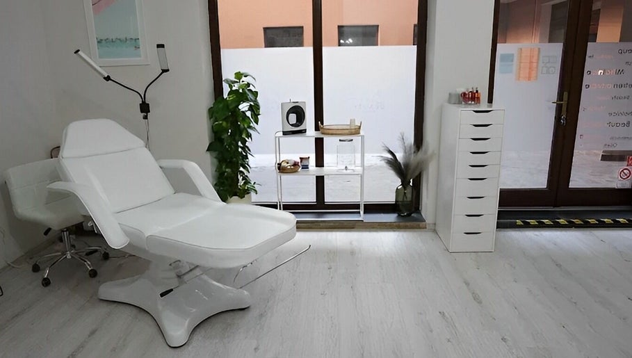 Relaxing treatment room at Bibi Beauty Studio, Košický Kraj, SK, featuring a plush white chair.