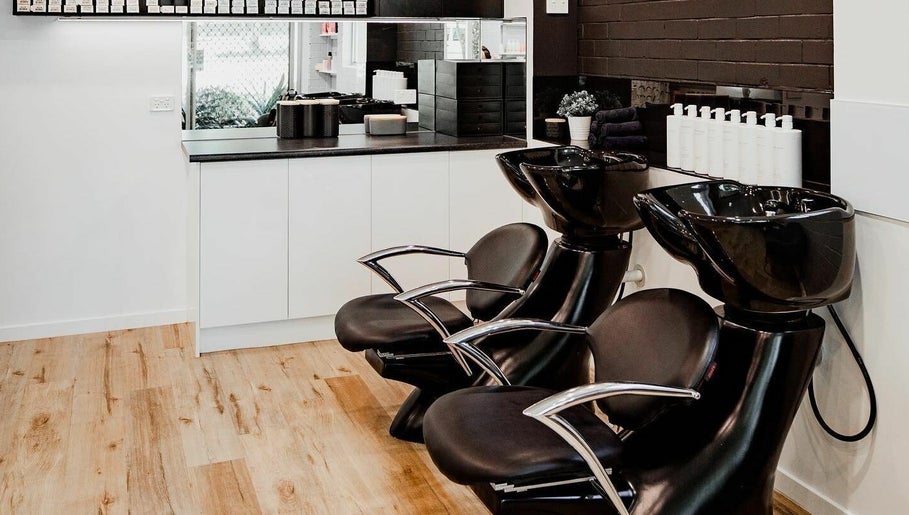 Εικόνα Alexander and Co Hair Studio 1