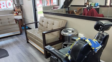 The Groom Lounge image 2