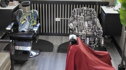 The Groom Lounge image 3