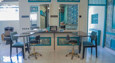 Chic salon interior at Aurum Studio, Sri Jayawardenepura Kotte, Western Province, LK with elegant decor.