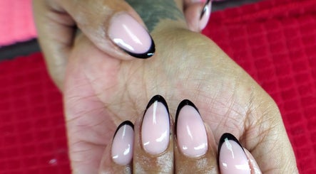 Q Nails U صورة 3