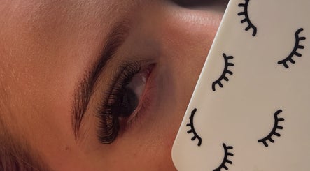 Ray Of Lashes