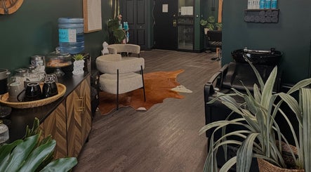 Stylishly designed waiting area at Elegant Aesthetics, Calgary, Alberta, CA, featuring modern decor and seating.