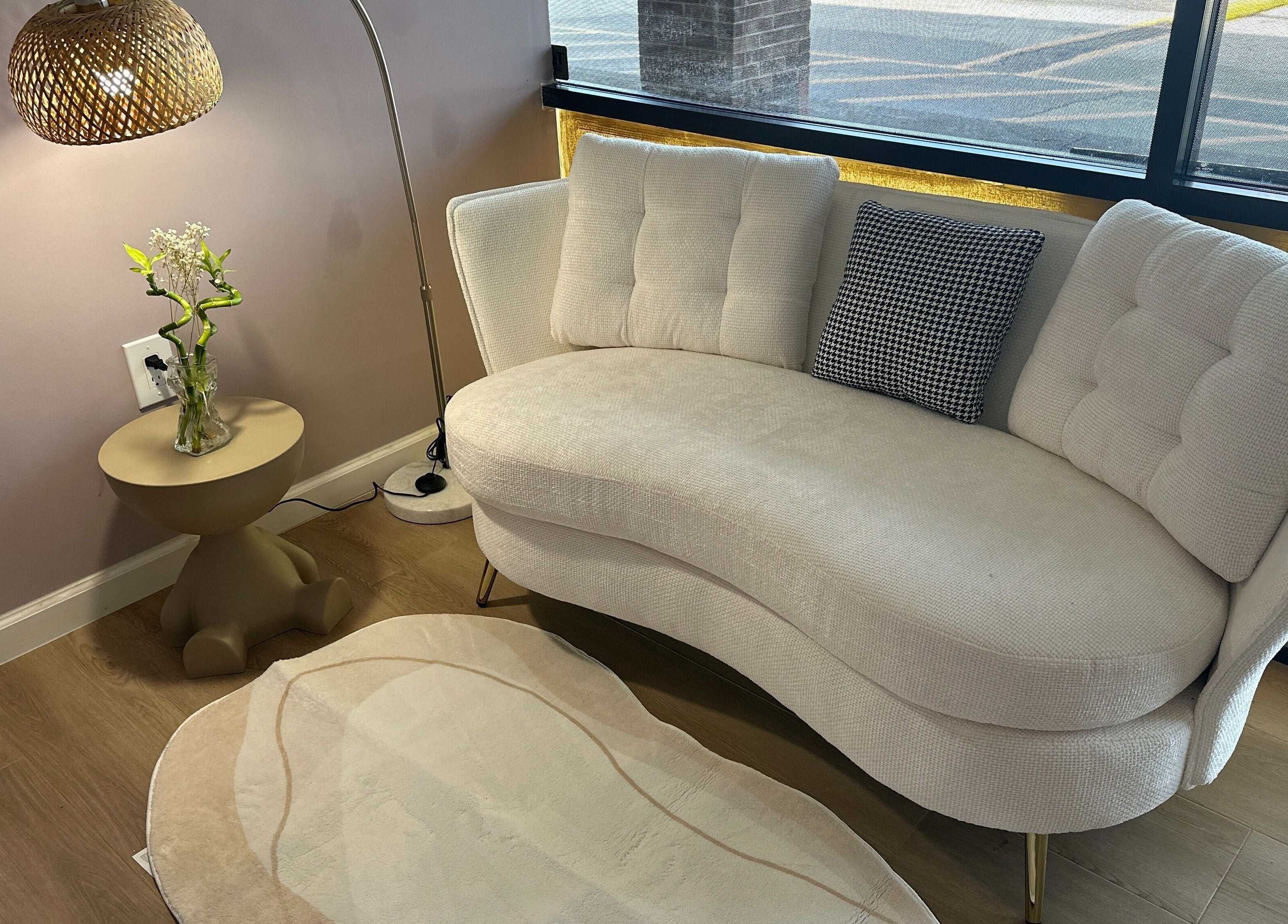 Inviting seating area at U Mi Massage in Lenoir City, Tennessee, US with elegant decor and ambient lighting.