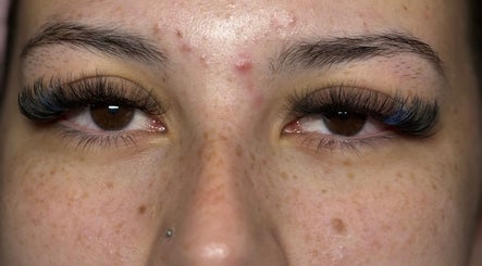 LashesByLeshx
