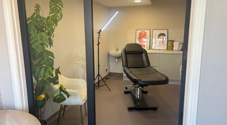 LR Collective Luxury Studio