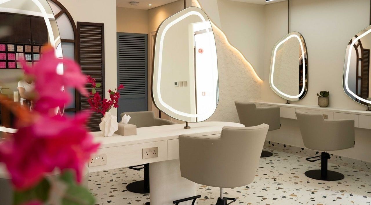 Modern salon interior with elegant mirrors at Evaya Beauty Lounge, Dubai, Dubai, AE.