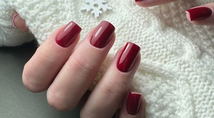 Nails by M