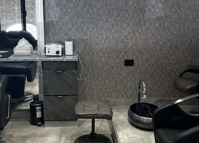 تصميم داخلي راقٍ لصالون التجميل في الناحت، عمان، عمان جورفيرنورات، الأردن.