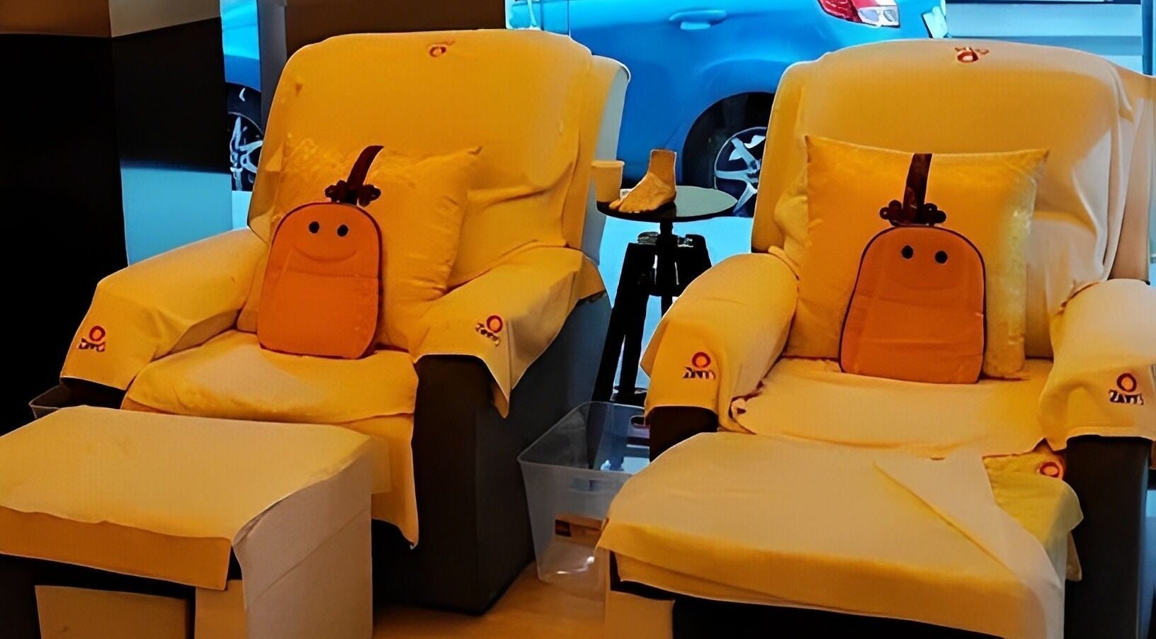 Relaxing chairs at Zen5 Little Collins St - Melbourne, Victoria, AU, perfect for Chinese massage and reflexology.