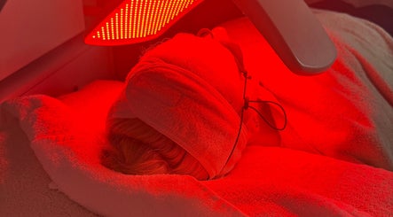 Immagine 2, The derm lounge