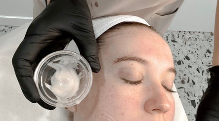 Immagine 3, The derm lounge