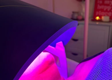 Tratamiento de luz LED en Carmen Zurita Estética Integral y Bienestar, Bujalance, Andalucía, ES.