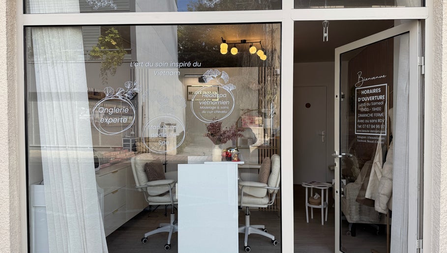 Entrance of Beauté d’Annam in La Teste-de-Buch, Nouvelle-Aquitaine, FR featuring chic decor and welcoming ambiance.