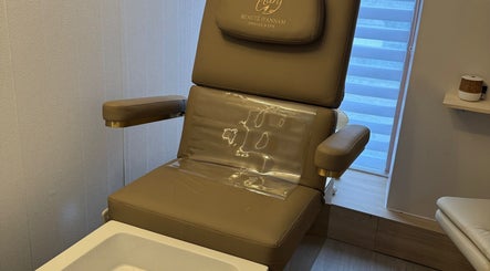 Luxurious pedicure chair at Beauté d’Annam, La Teste-de-Buch, Nouvelle-aquitaine, FR.