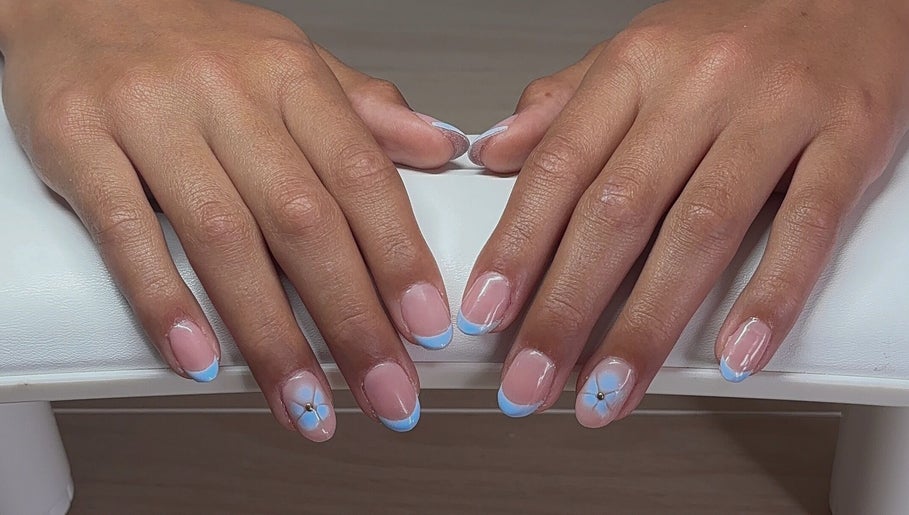 Nails by Mia image 1