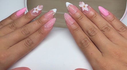 Nails by Mia image 2