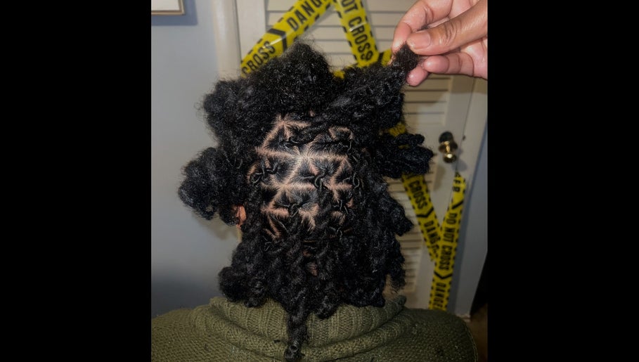Detailed twist locks hairstyle by _styledbymarie444 at Hammond, Indiana, US, showcasing creative braid art.