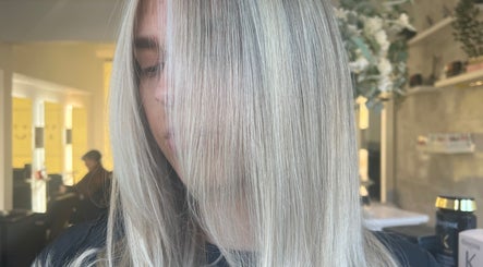 Rebeccaevanshair图像3