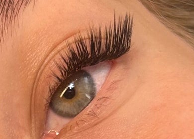Close-up of lush eyelashes done by Beauty By Yas in Attleborough, England, GB.