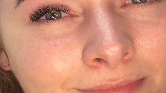 Lucy_Lashesx