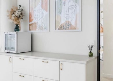 Elegant corner with modern art and decor at Haus of Contouring - Shellharbour Clinic, Shellharbour City Centre, NSW.