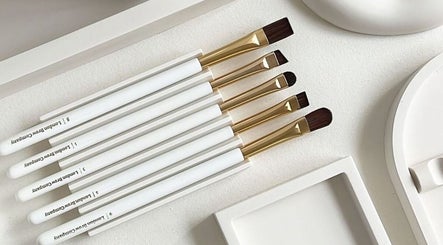 Make-up borstels bij Yaréa Beauty in Rotterdam, Zuid-Holland, NL. Stijlvolle en hoogwaardige accessoires.