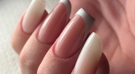 Unghie eleganti manicure french presso Glam Nails by Asia, Collegno, Piemonte, IT.