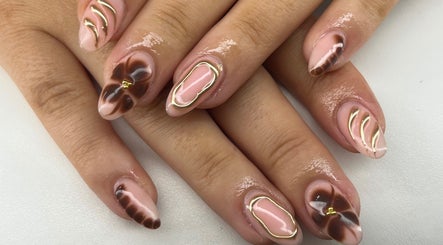 Intricate floral nail art design at Nailz by Amber Mia, Exeter, England, GB. Beautifully detailed and polished.