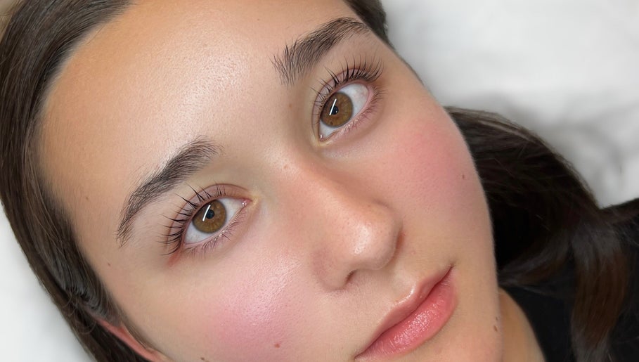 She Got Brow & Lash Beauty Studio image 1