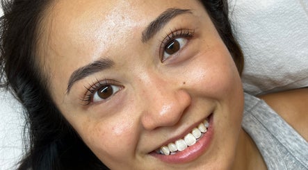 She Got Brow & Lash Beauty Studio image 3
