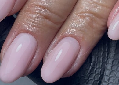 Beautiful pink nails by Kandyse Faye | Nail Artist in Wellingborough, England, GB showcasing elegant manicure.