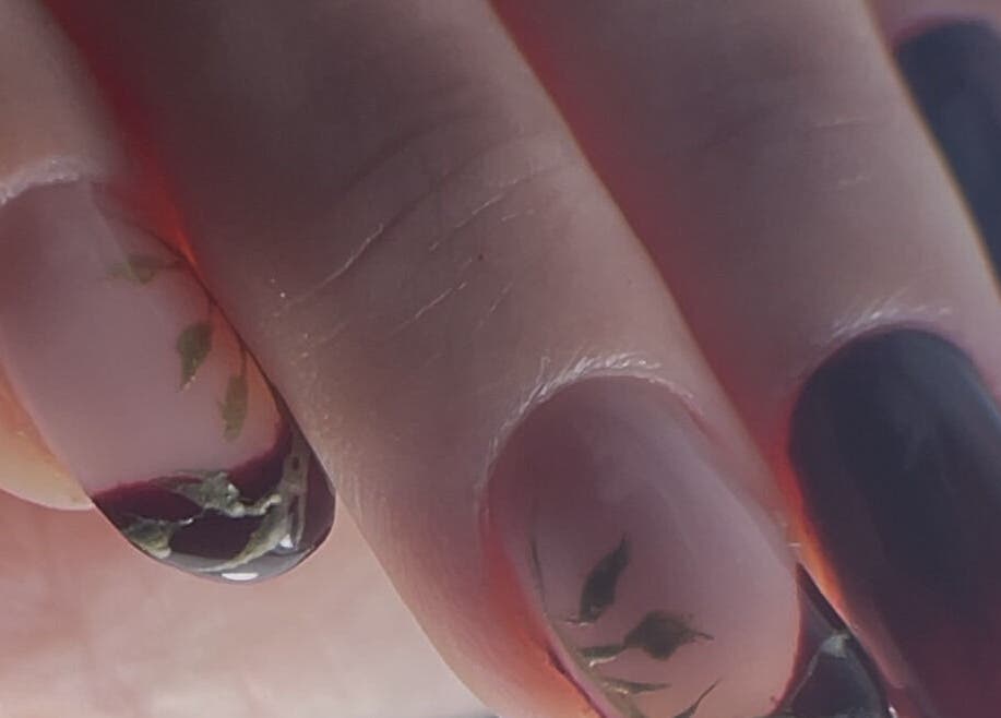 Detailed floral nail art by Kandyse Faye | Nail Artist in Wellingborough, England, GB.