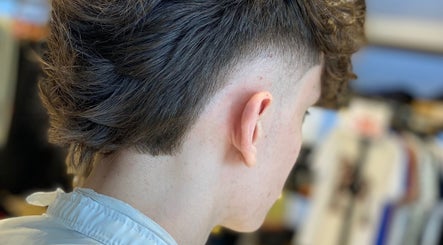 Immagine 3, Bello Barber
