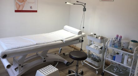 Salle de soin à Delphine Beauté maquillage permanent - Delphine V Music, Plaisir, Île-de-France, FR.