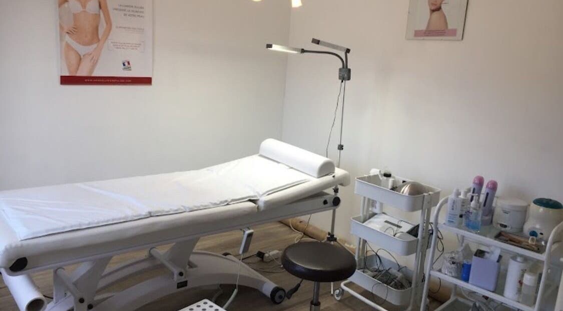 Salle de soin à Micro-pigmentation Delphine Beauté, Delphine V Music, Plaisir, Île-de-France, FR.