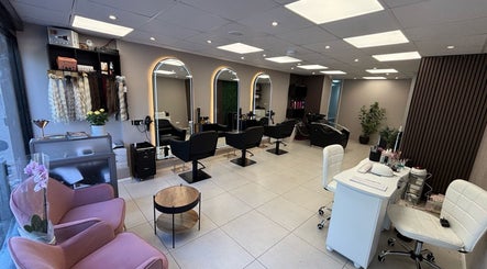 Touch Halr & Beauty image 2