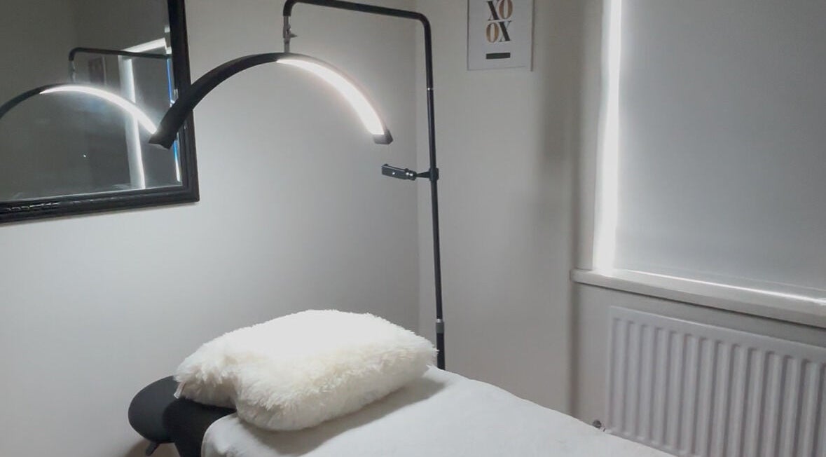 Relaxing lash treatment room at Luxury Lashes, Ballinasloe, County Galway, IE with plush bed and modern lighting.