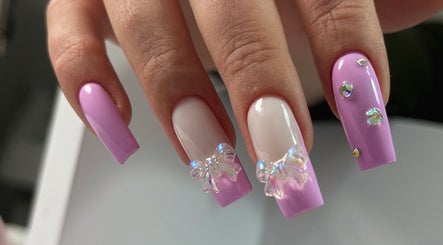 Roksolana nails image 2