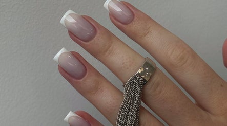 Roksolana nails image 3