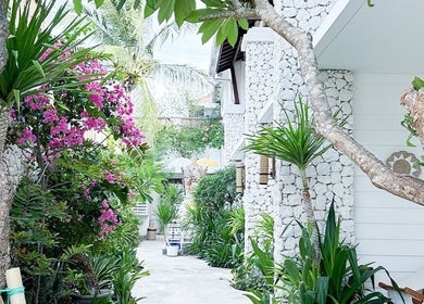 Lush pathway at Thala Spa by The Beach House Resort and Spa, Gili Trawangan, Nusa Tenggara Barat, ID.
