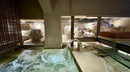 niche spa 300 B.C. image 3