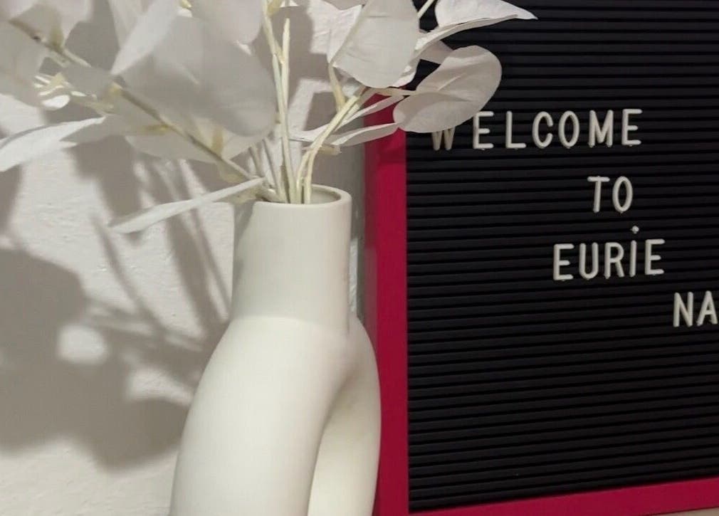 Welcome sign with vase at Eurie Nails in Randburg, Gauteng, ZA.